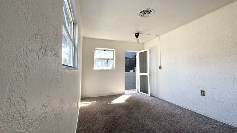 419 N Wild Olive Ave #9 - Photo 3 of 4