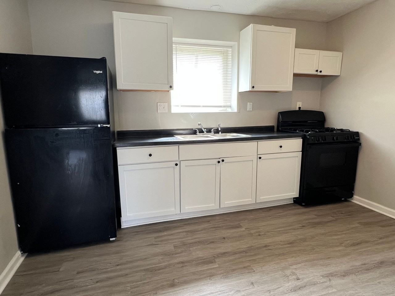 East Ridge Apartments - Photo 3 of 9