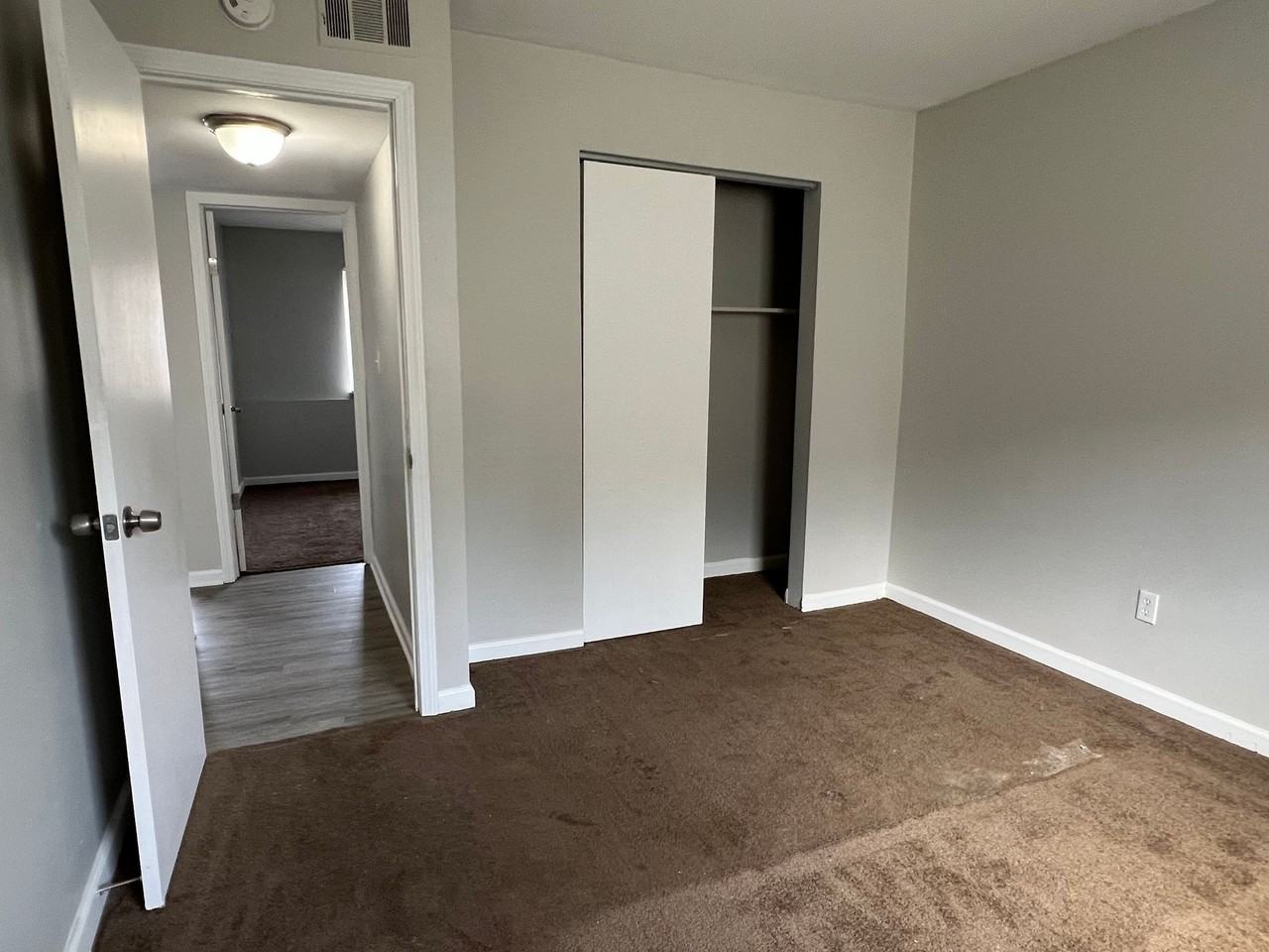East Ridge Apartments - Photo 4 of 9