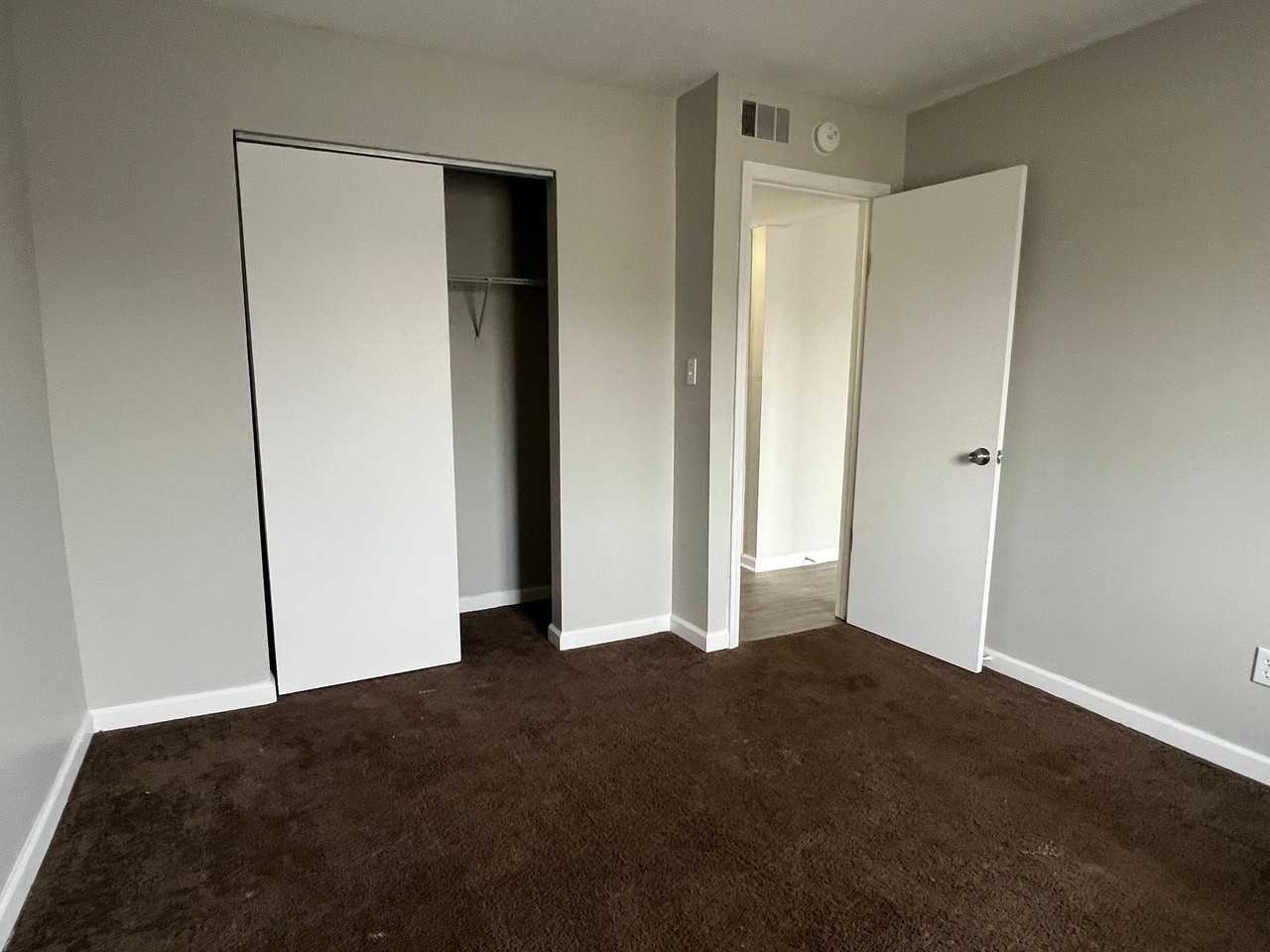 East Ridge Apartments - Photo 6 of 9