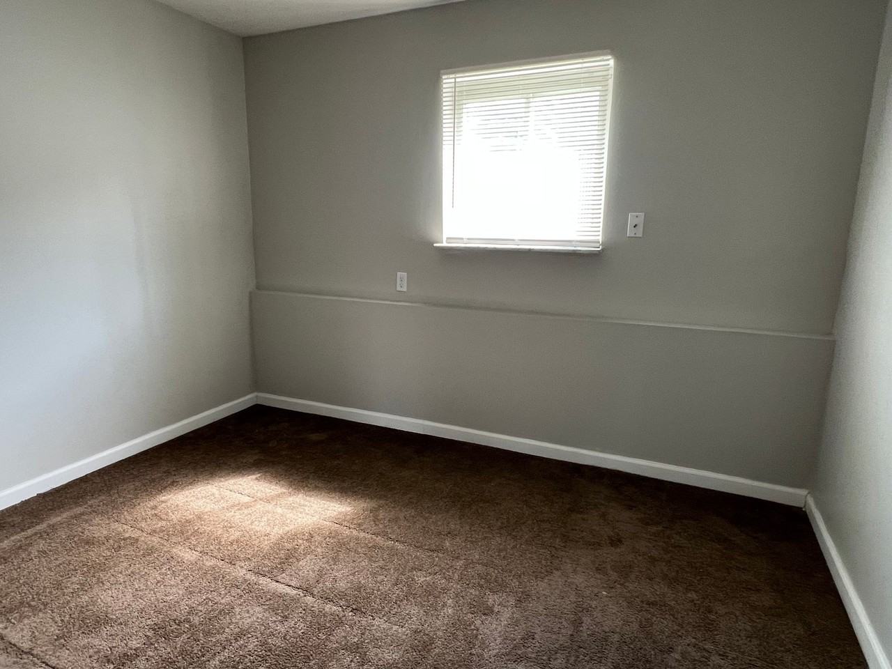 East Ridge Apartments - Photo 7 of 9