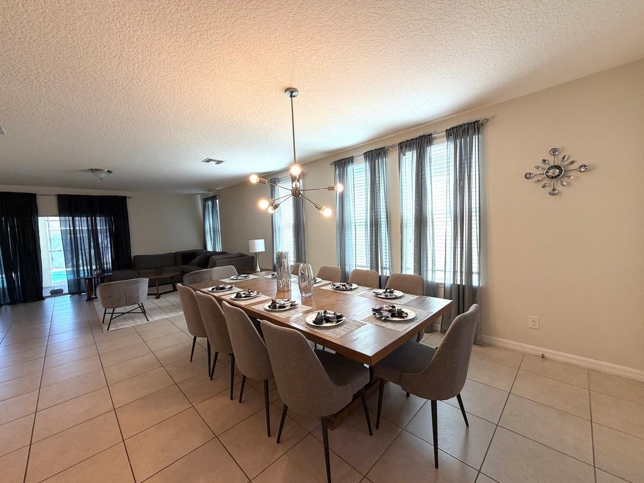 1359 Yorkshire Ct - Photo 5 of 26