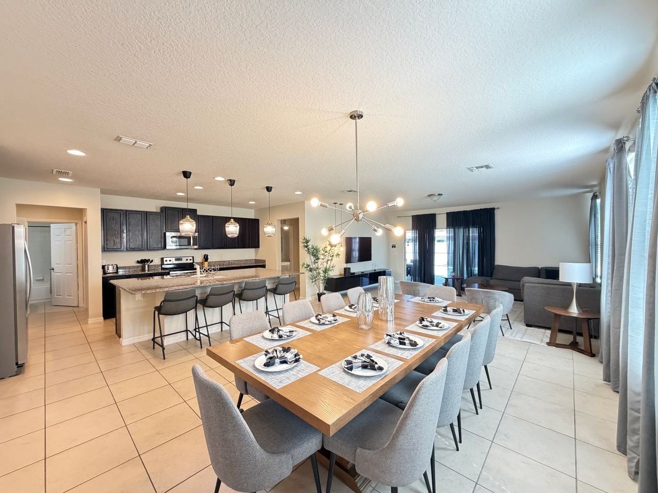 1359 Yorkshire Ct - Photo 6 of 26