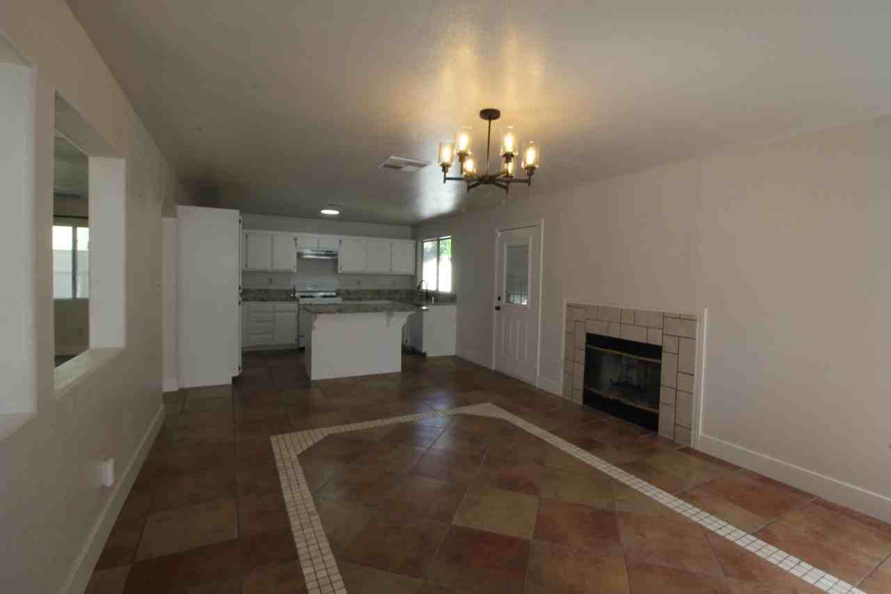 9405 Salinger St - Photo 3 of 24