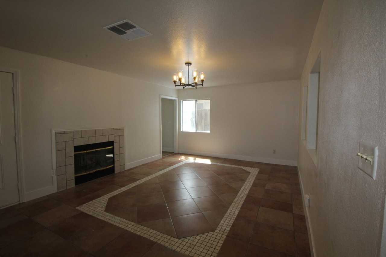 9405 Salinger St - Photo 4 of 24