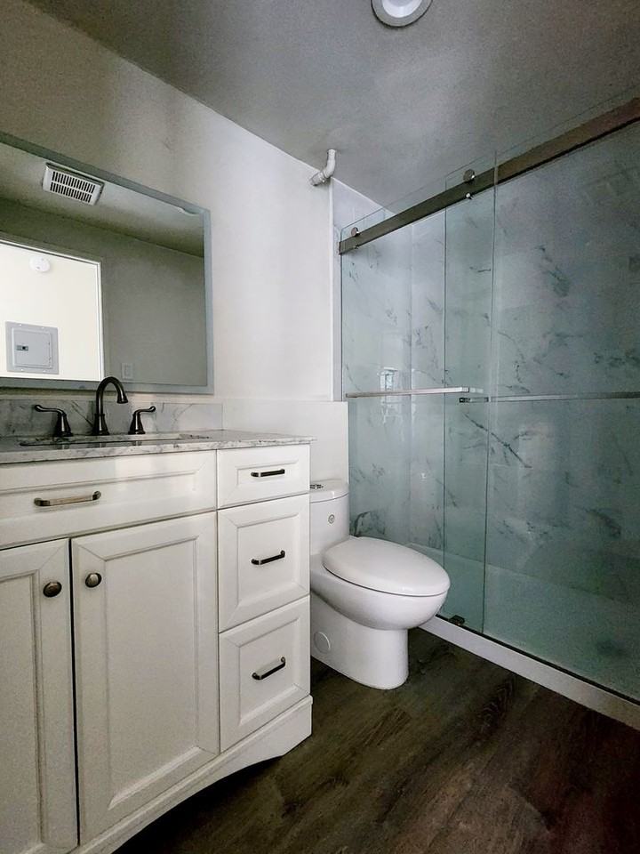 542 Glenrock Ave - Photo 4 of 6