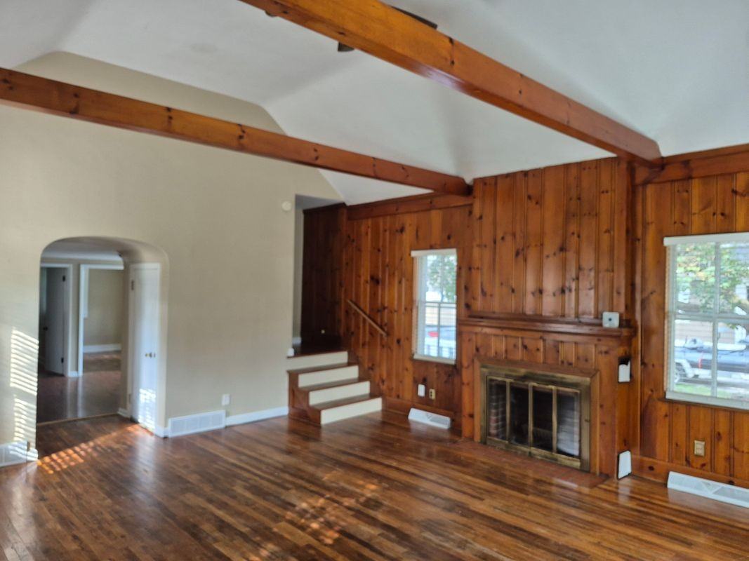 407 1st St - Photo 5 of 11