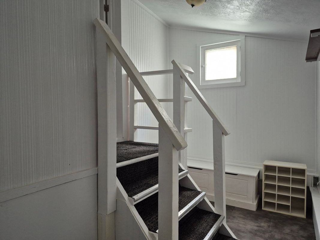 407 1st St - Photo 6 of 11