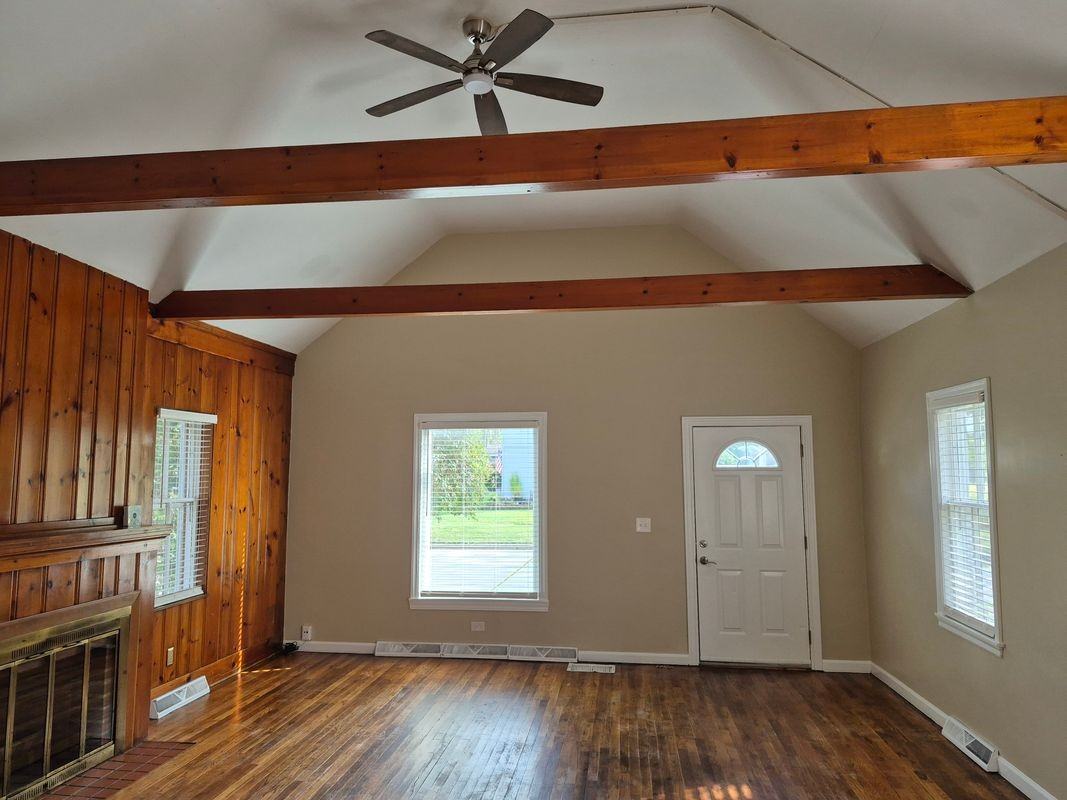 407 1st St - Photo 7 of 11