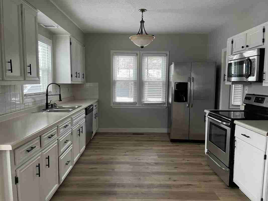 304 1st St S - Photo 2 of 14
