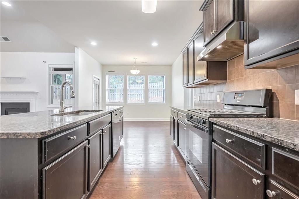 4106 Bunker Dr Sw - Photo 6 of 17