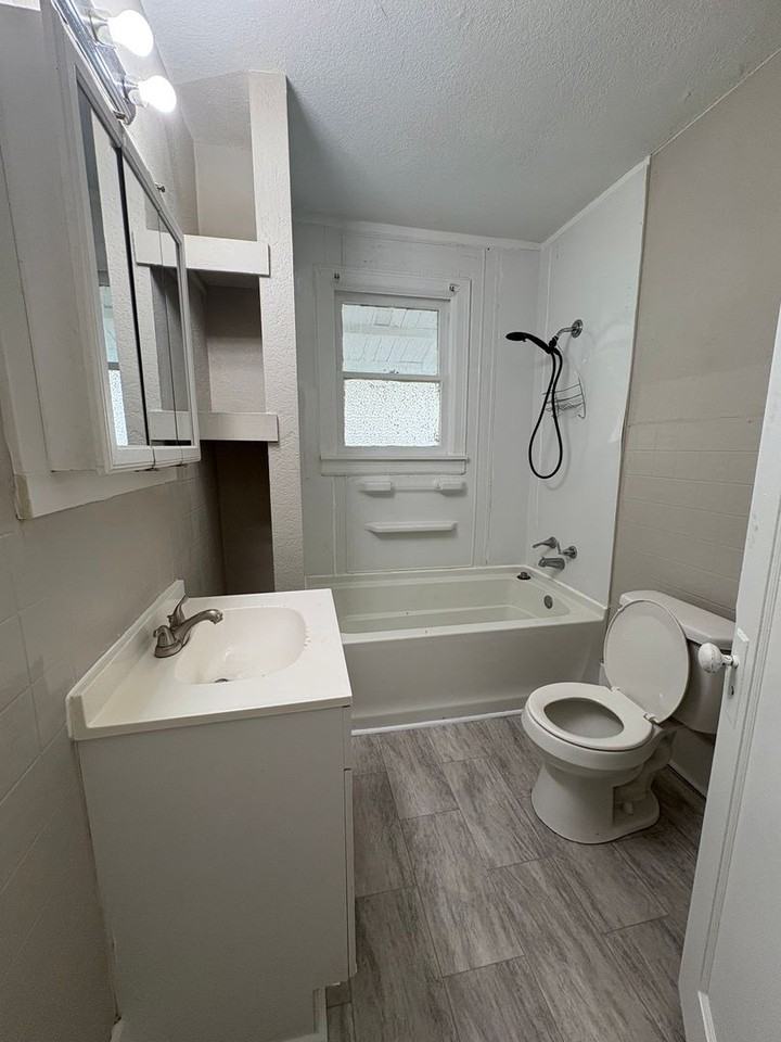209 Old Mill Rd - Photo 5 of 7