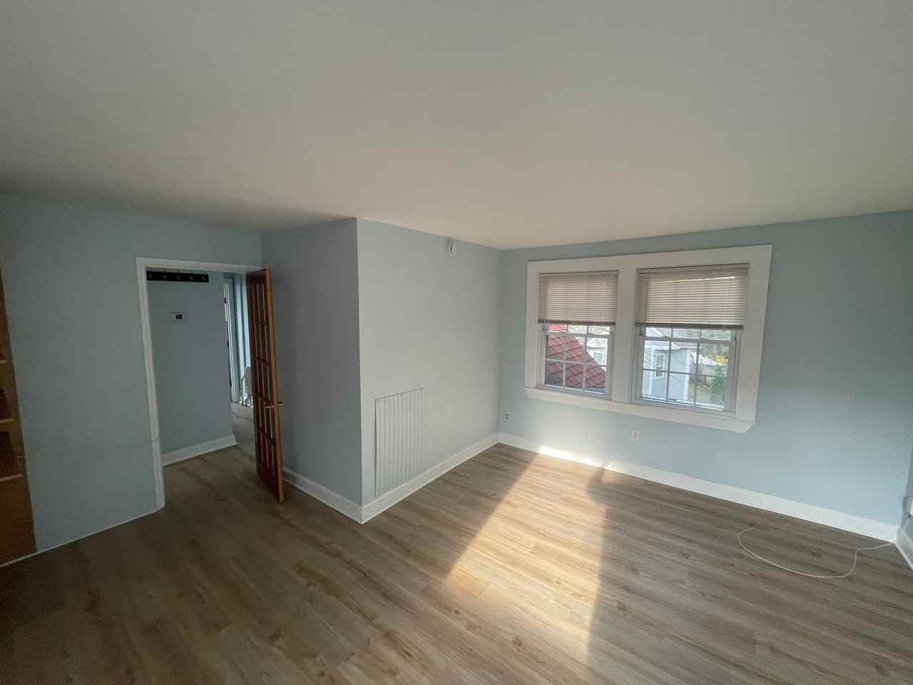 258 Lowell Ave - Photo 3 of 14