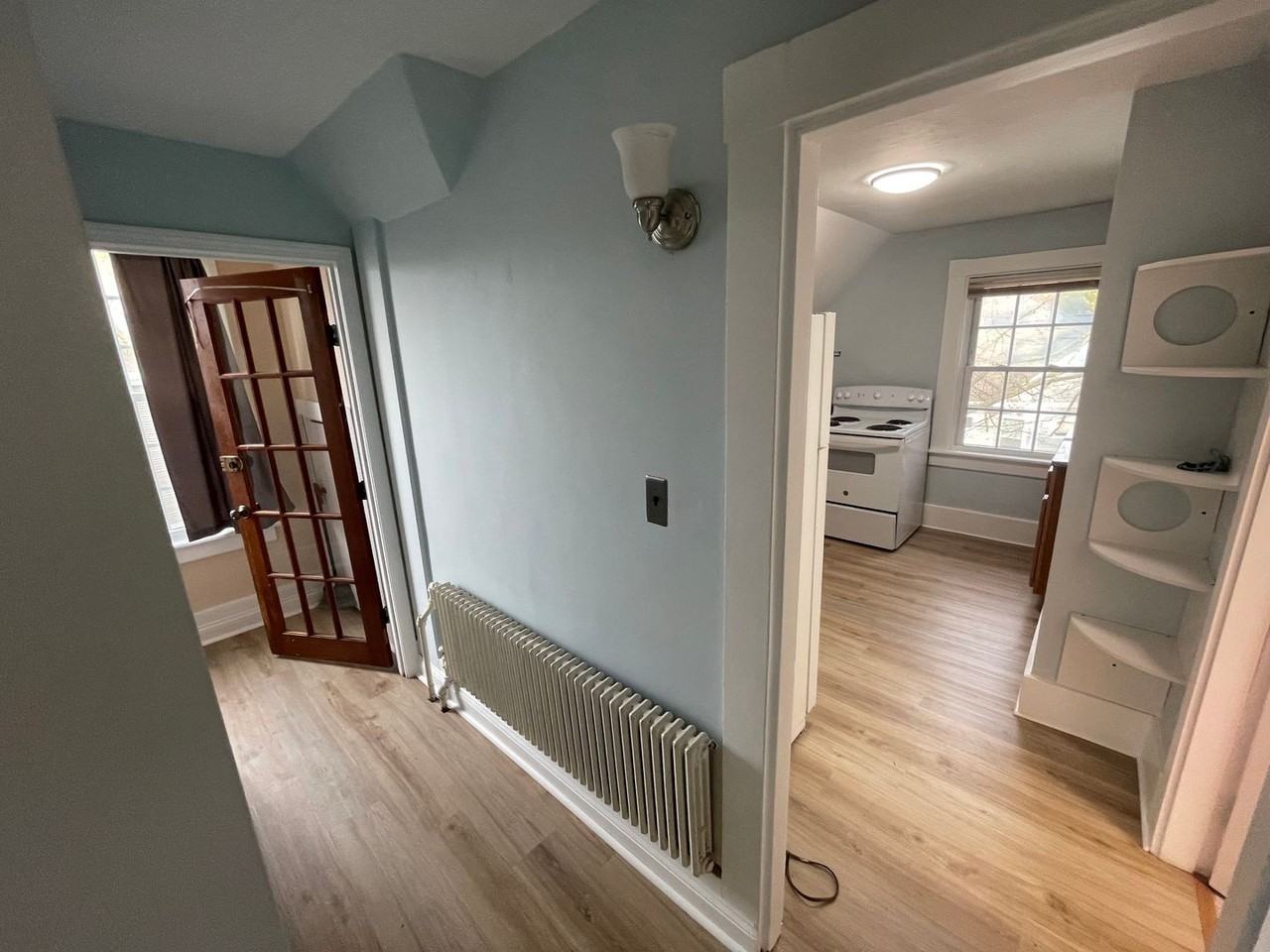 258 Lowell Ave - Photo 4 of 14