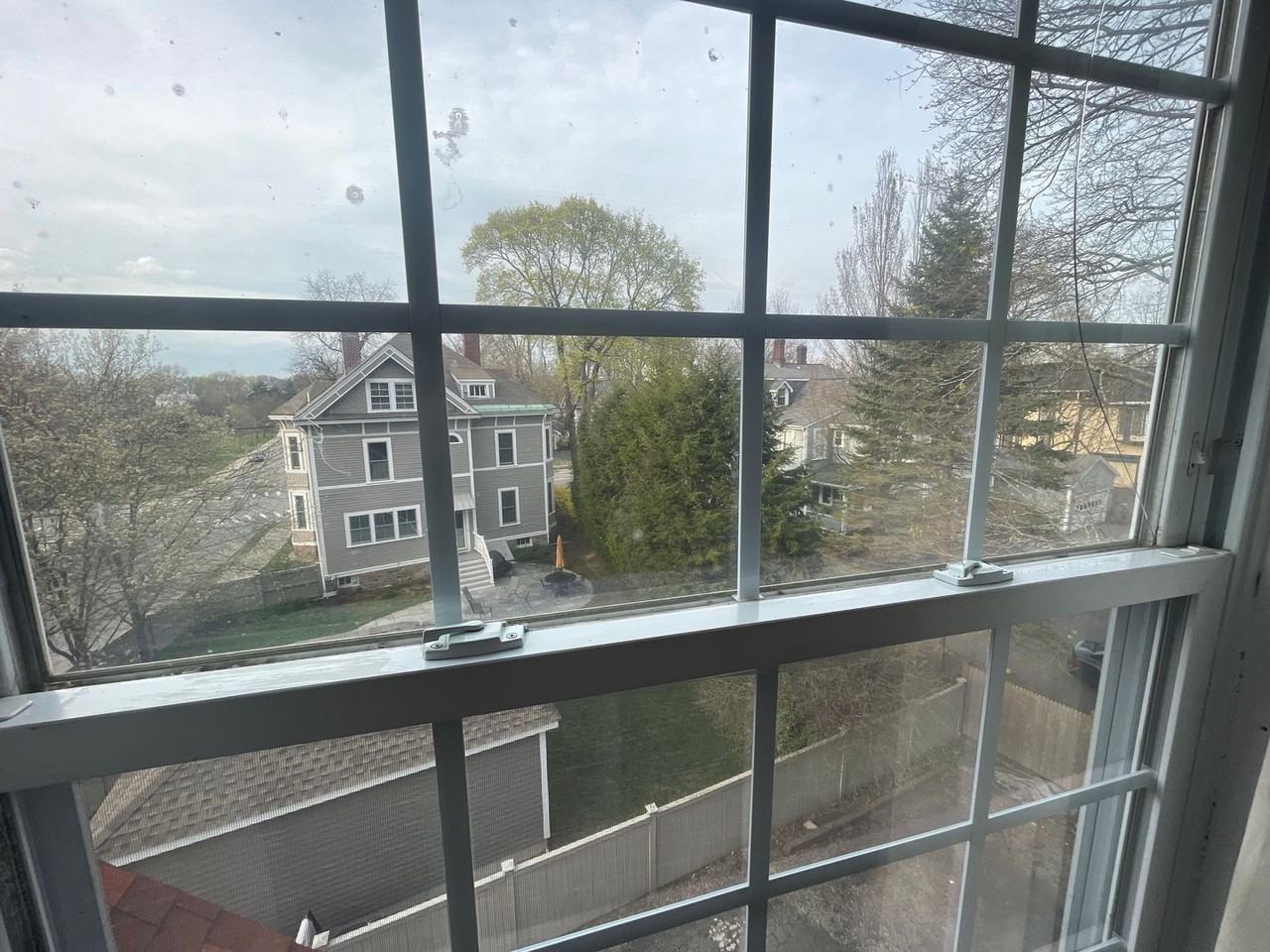 258 Lowell Ave - Photo 5 of 14