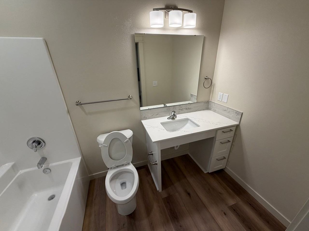 Lincoln St. Apartments - Photo 3 of 26