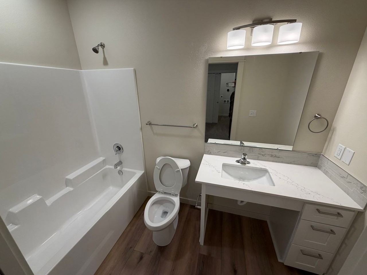 Lincoln St. Apartments - Photo 4 of 26