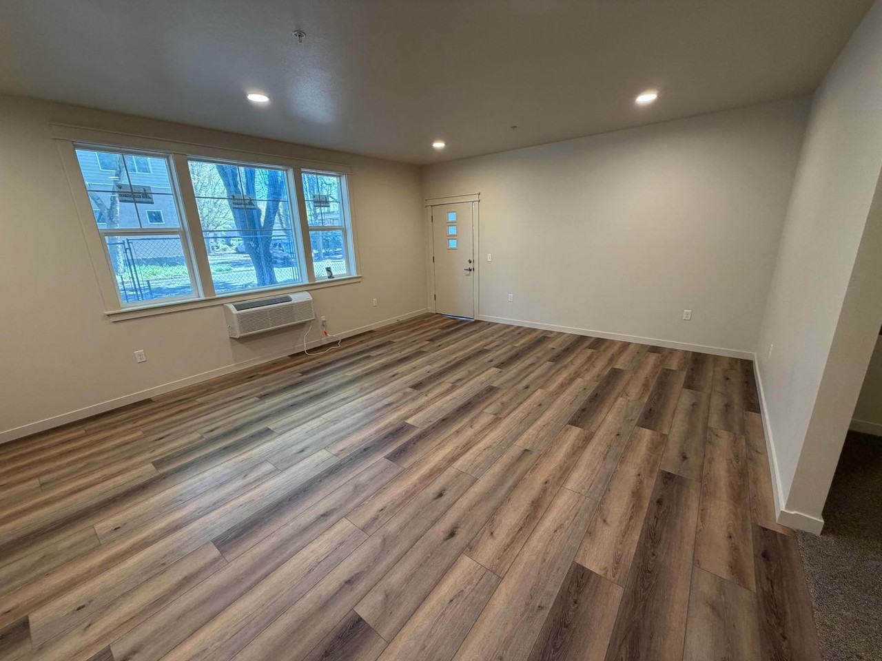 Lincoln St. Apartments - Photo 7 of 26