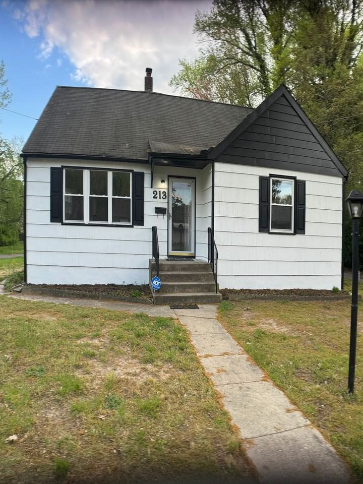 213 Emerson St - Photo 3 of 23