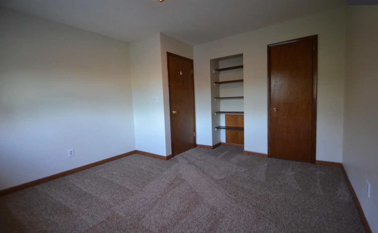 Elm Drive Apartments - Photo 3 of 10