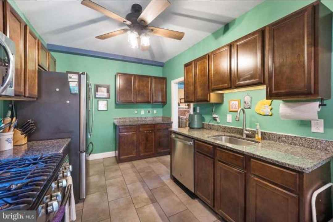 2618 N Van Buren St - Photo 2 of 4