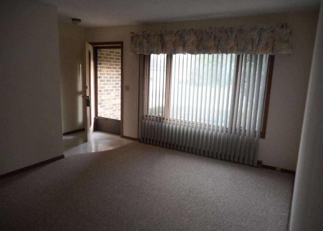 2423 Sauk Dr #2423 - Photo 2 of 6