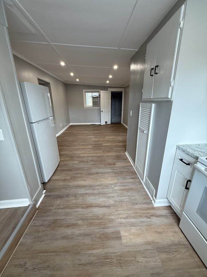 1298 E Highland Rd - Photo 3 of 5