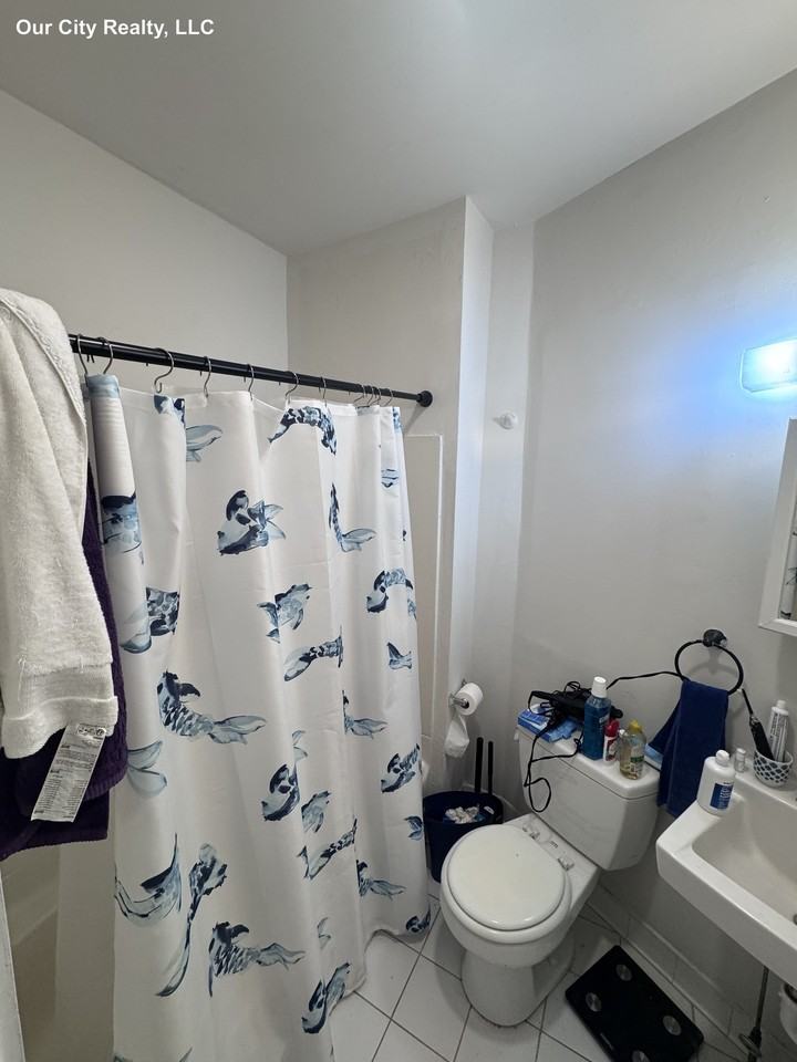 Holland St #4 - Photo 2 of 9