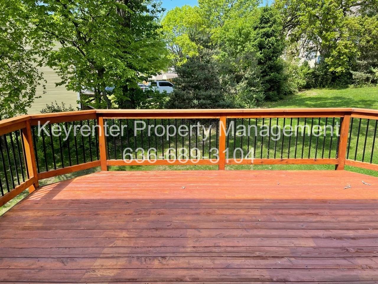 1437 Bridgeport Ter - Photo 2 of 20