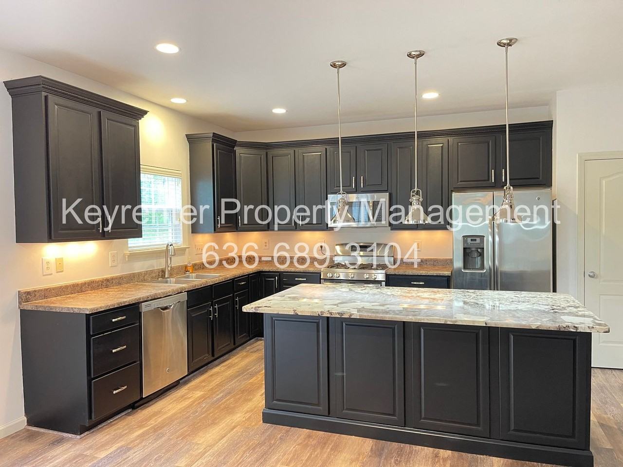1437 Bridgeport Ter - Photo 5 of 20