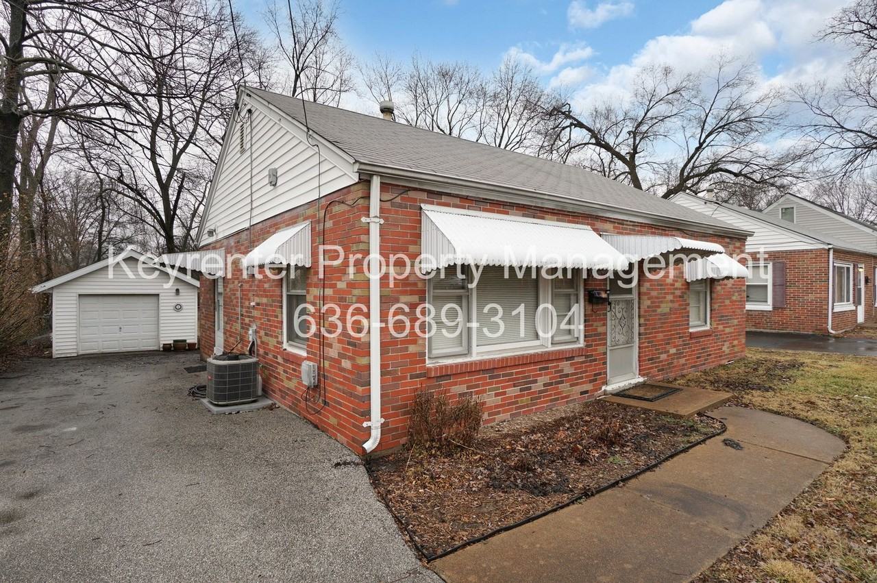 1045 N New Florissant Rd - Photo 2 of 20