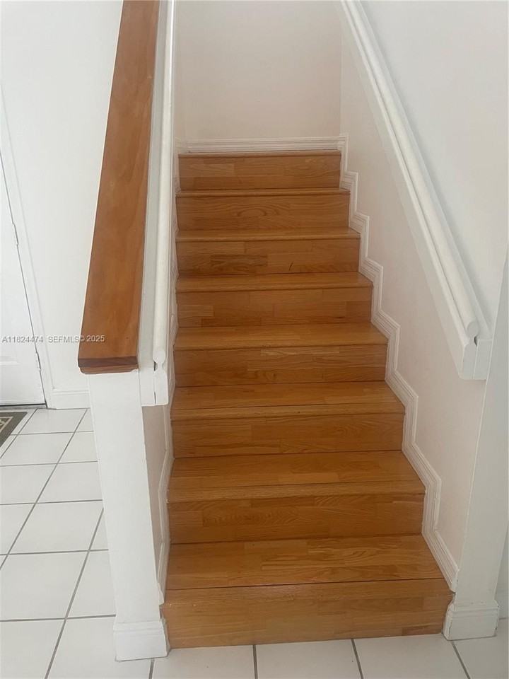 16852 Southwest 148th Avenue - Photo 2 of 29