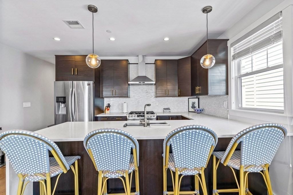 241 Lexington St #2 - Photo 3 of 21