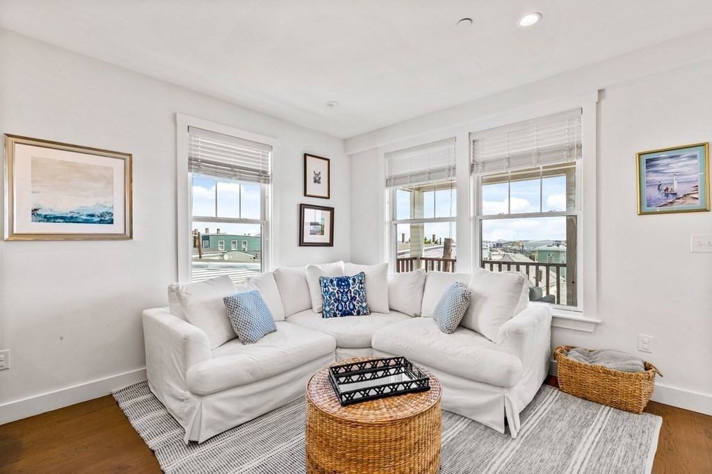 241 Lexington St #2 - Photo 6 of 21