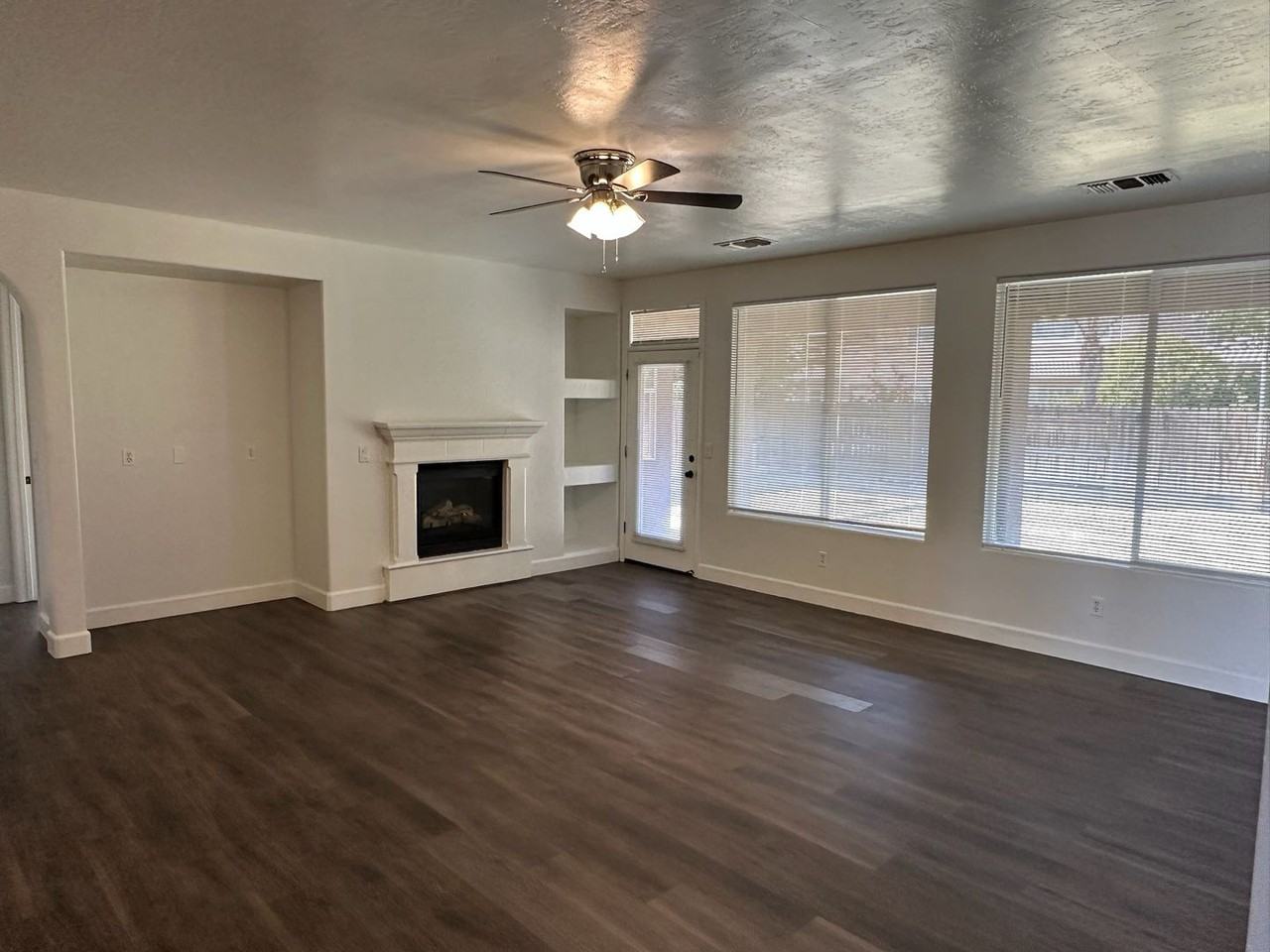 3206 W Vine Ave - Photo 2 of 19