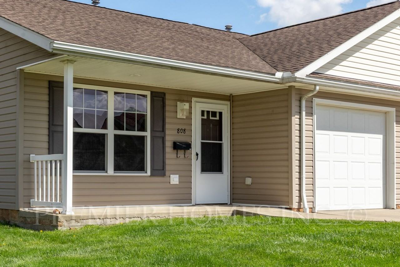 Premier Carnation Villas - Photo 3 of 35