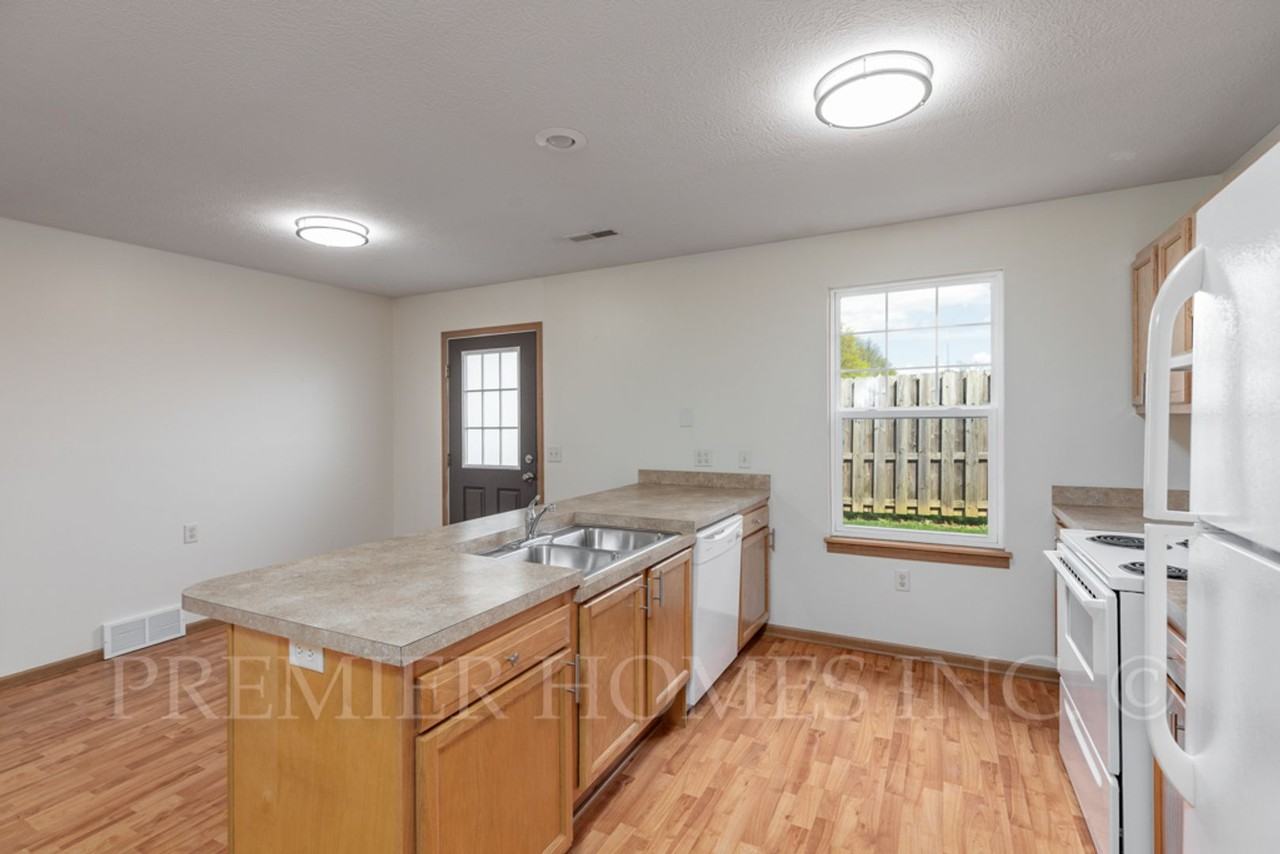 Premier Carnation Villas - Photo 7 of 35