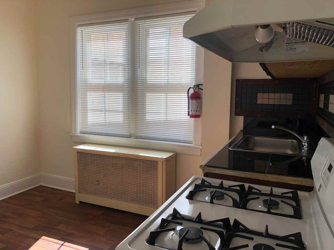 314 Elmer St - Photo 3 of 10