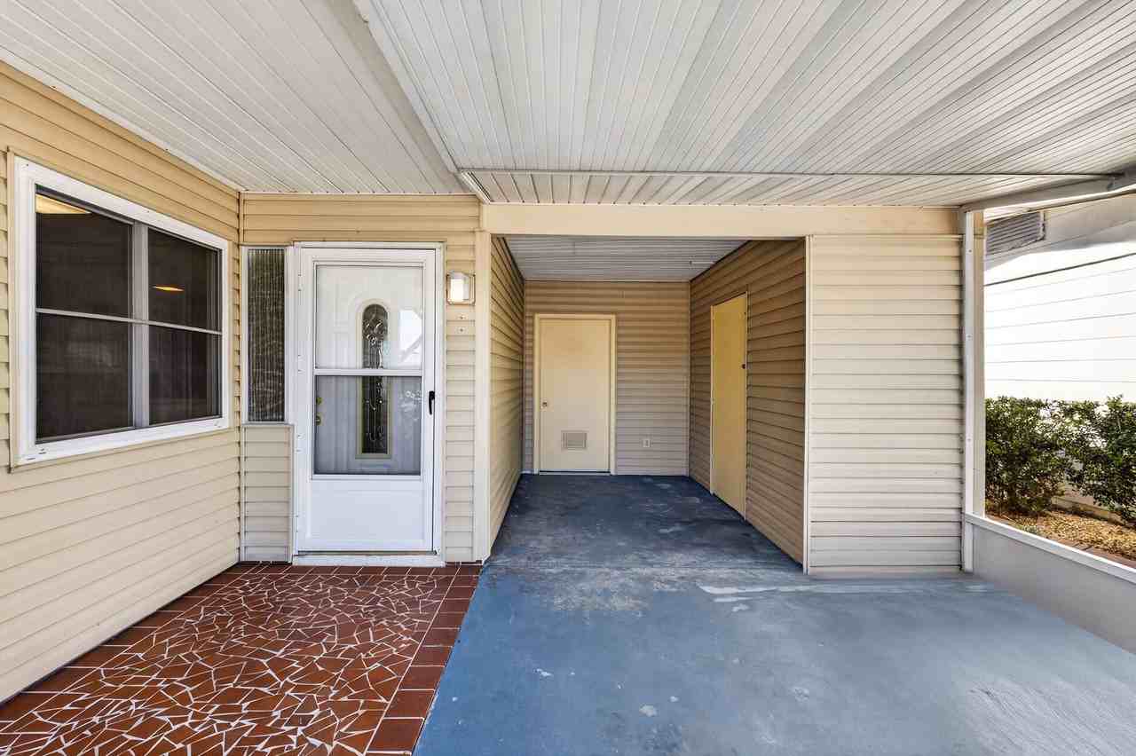 1528 Chevy Chase Dr - Photo 3 of 31