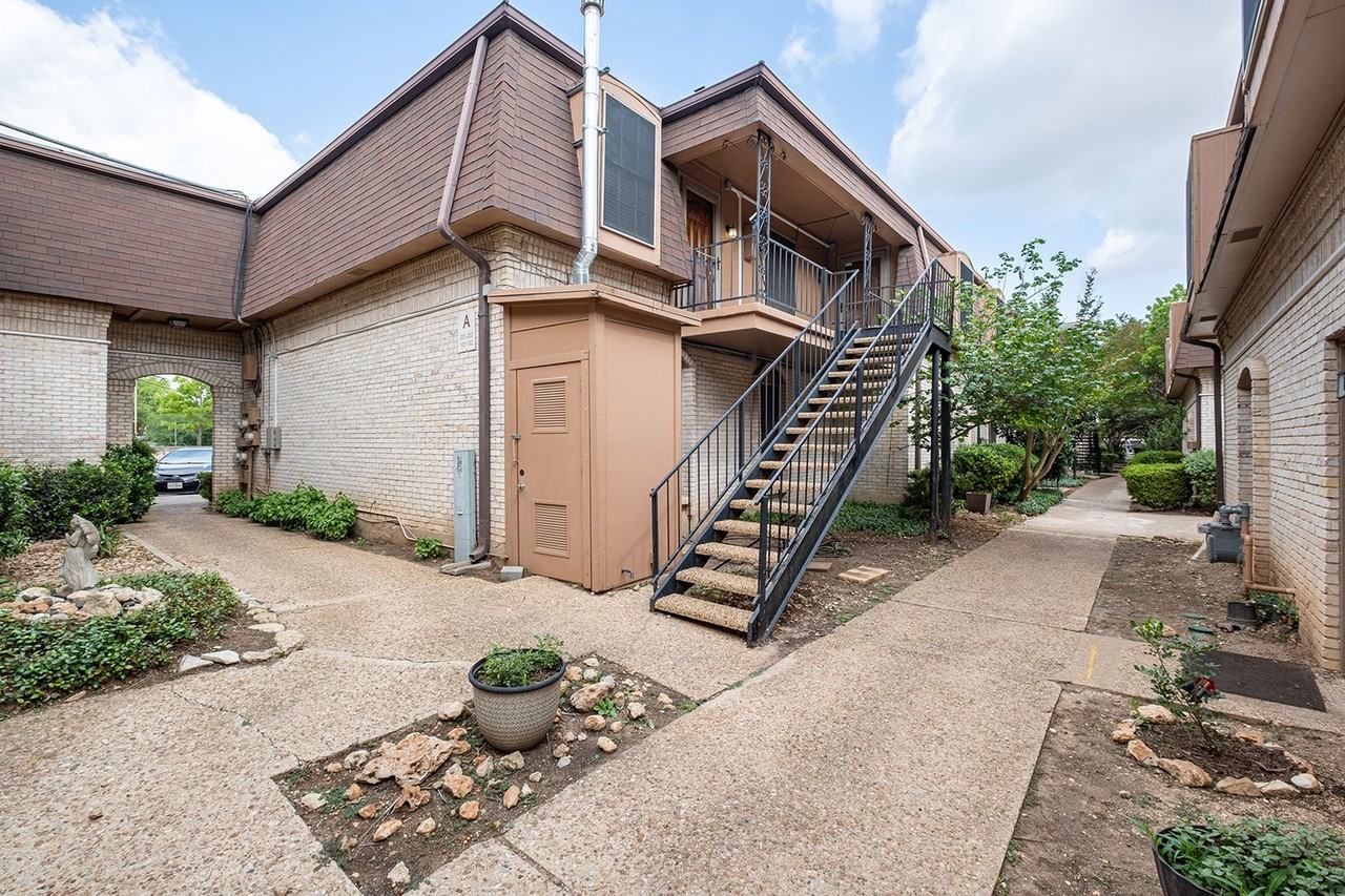 7801 Shoal Creek Blvd #201 - Photo 4 of 22