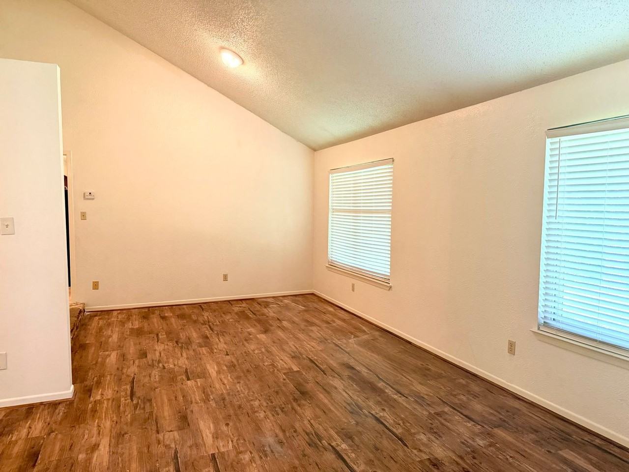 108 Stone Canyon Ct - Photo 3 of 13