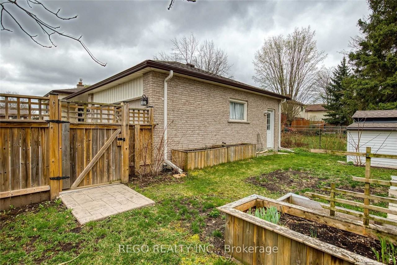 2 Pauline Place - Photo 5 of 13