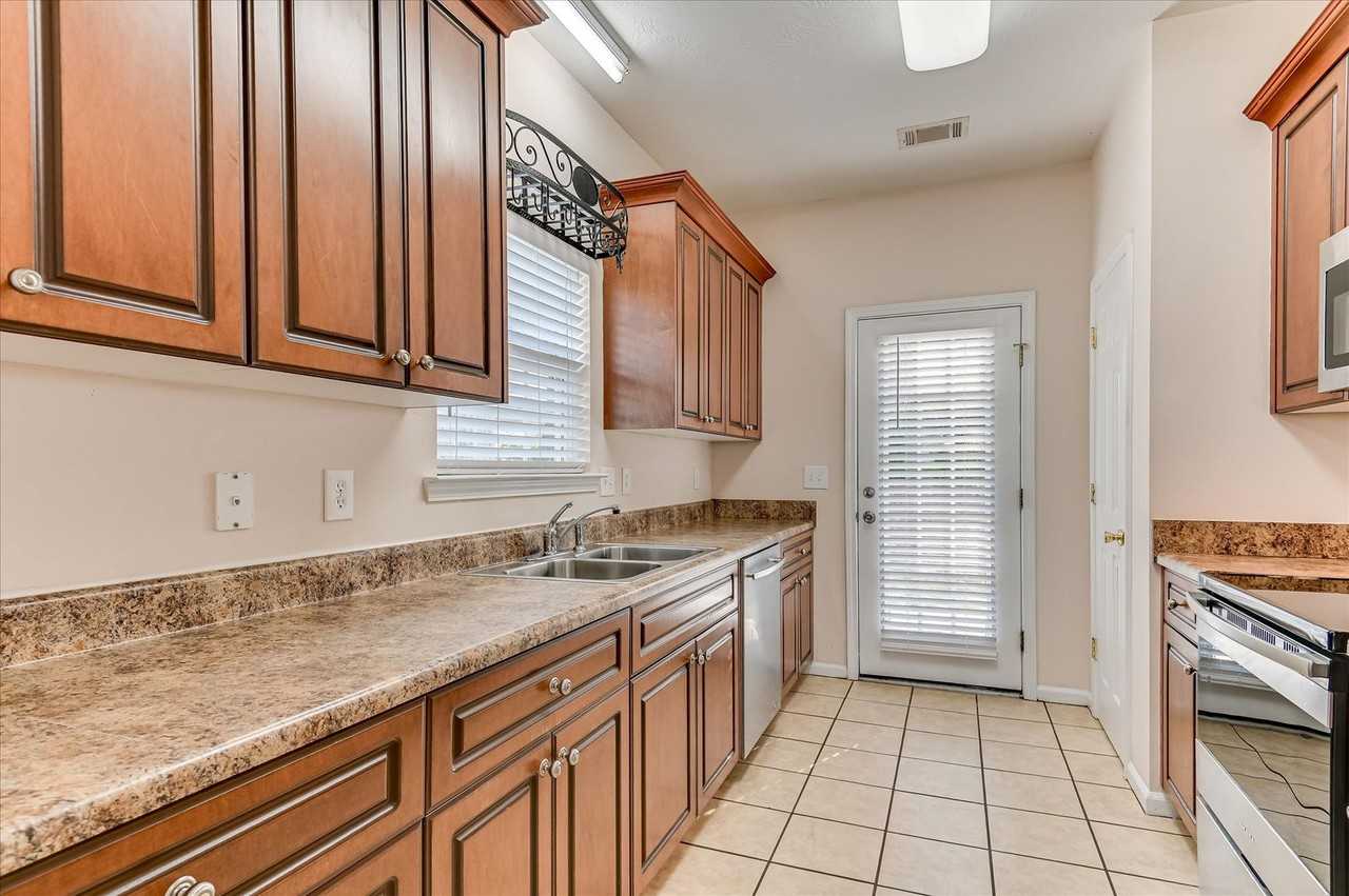 913 Cabot Cv - Photo 7 of 30