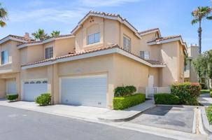 featured image of 25165 Via Azul