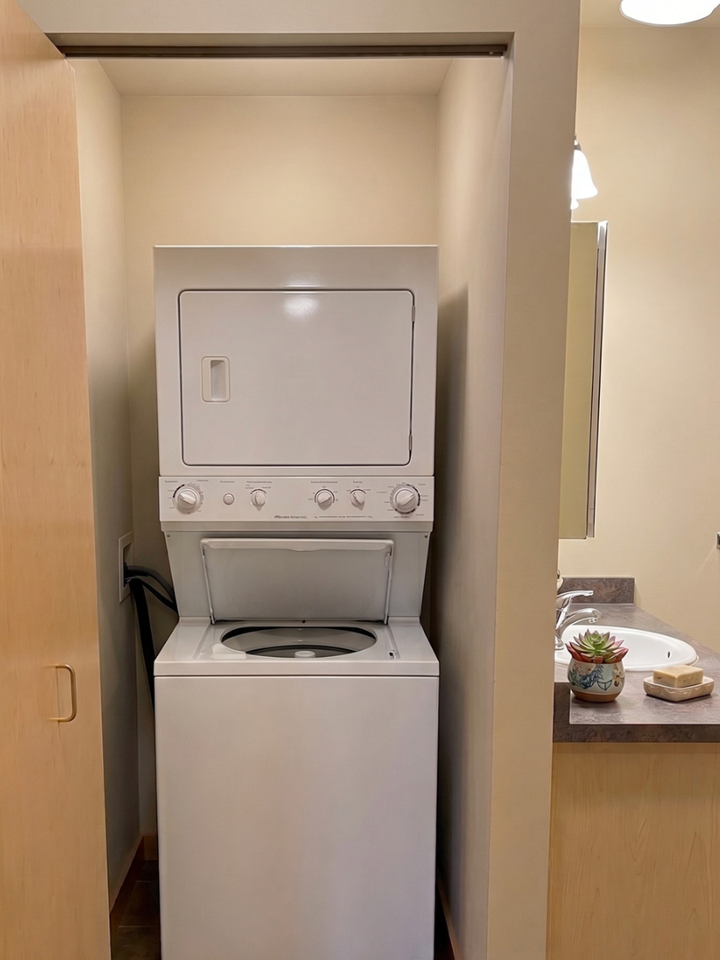 Cannery Square Apartments - Photo 6 of 12