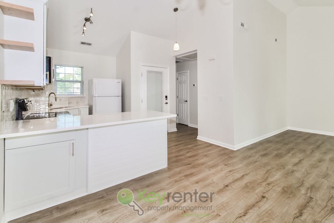 3733 Merestone Dr - Photo 5 of 20
