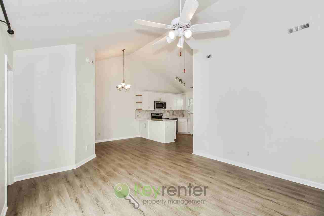 3733 Merestone Dr - Photo 7 of 20