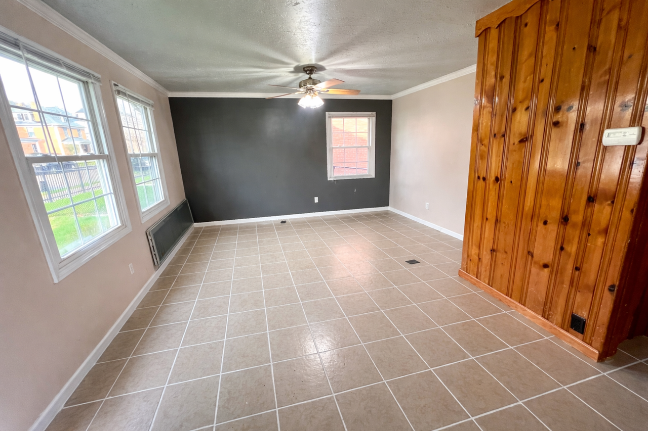 829 6th Ave - Photo 5 of 22