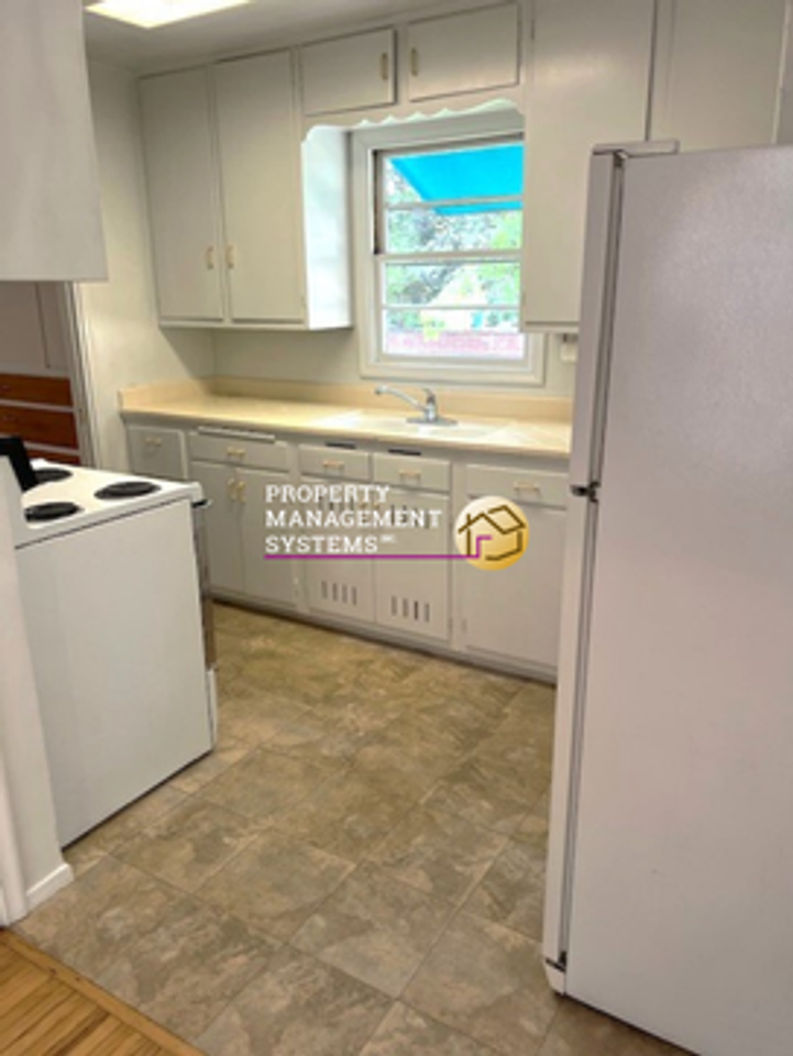 2524 E Murray Holladay Rd - Photo 5 of 10