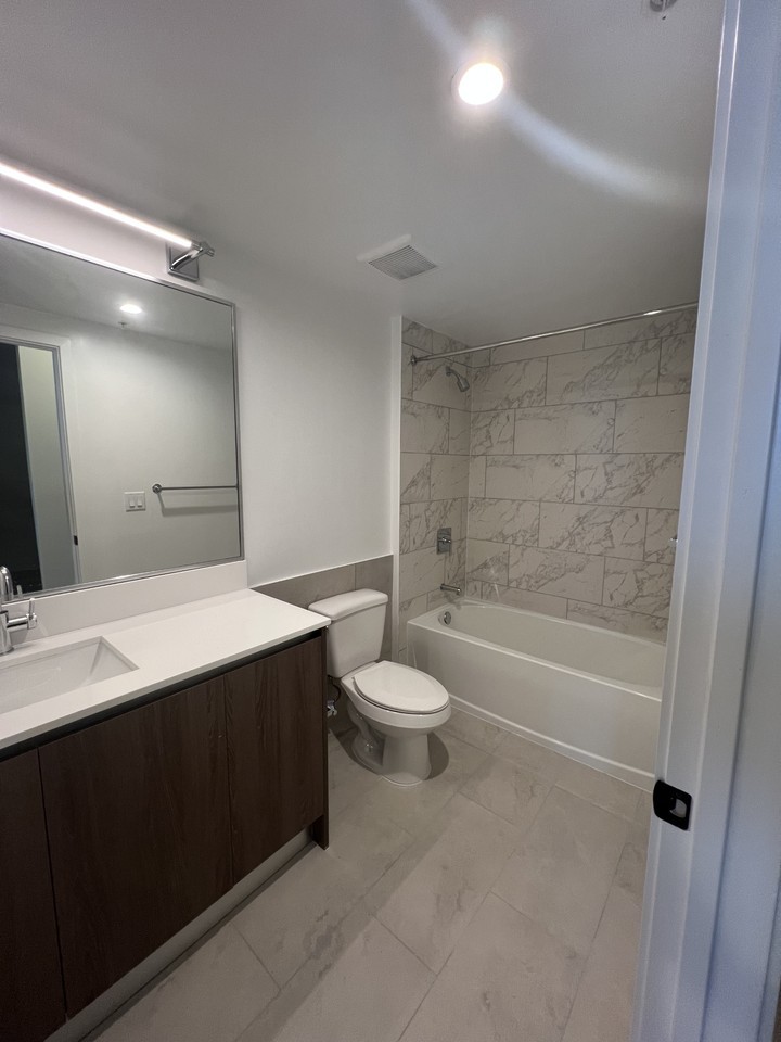 3001 Nw 17th St #A8 - Photo 4 of 4